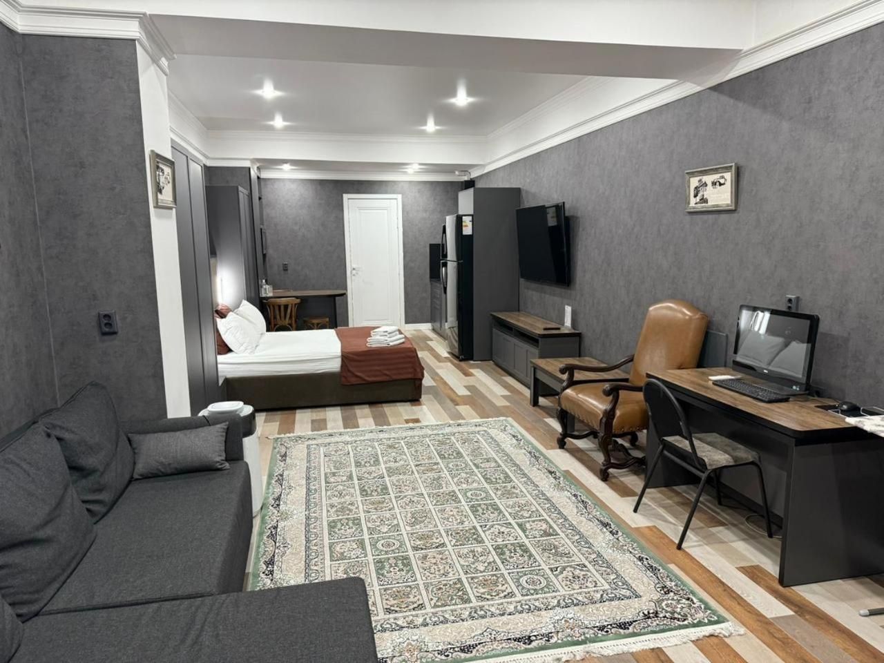 Turan Semey Grand Hotel Экстерьер фото